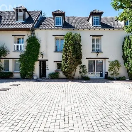Le Charme - Avec Parking * Janvry (Essonne)